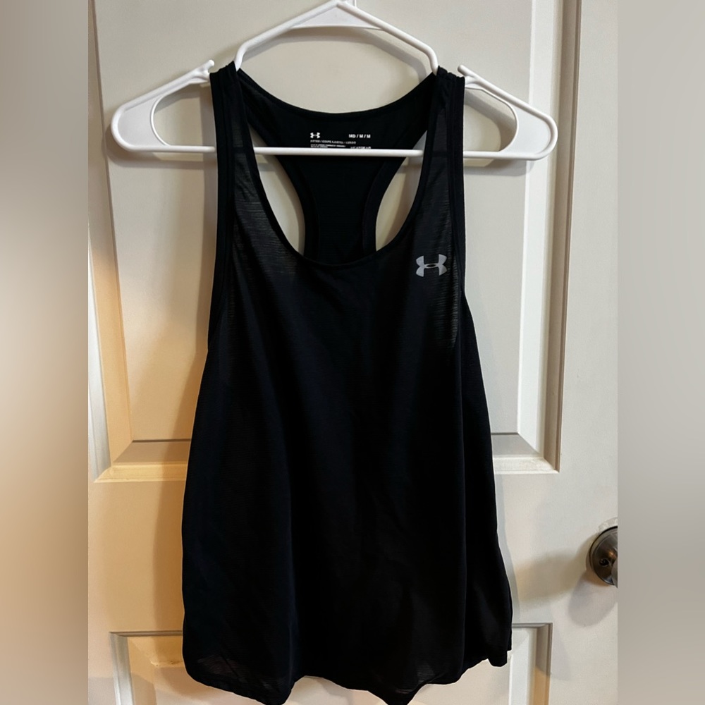 Women’s UA black tank